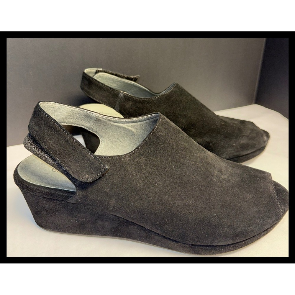 Chocolat Blu Yana Wedge Sandals Womens 8.5 Black Suede Peep Toe Slingback